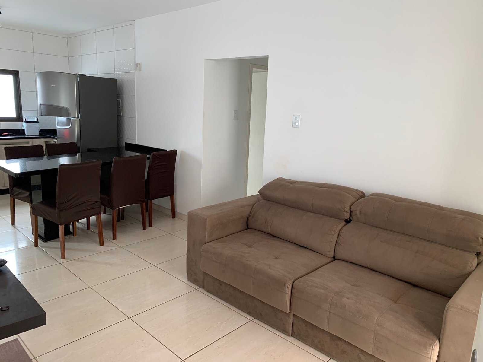 Sala de estar e cozinha