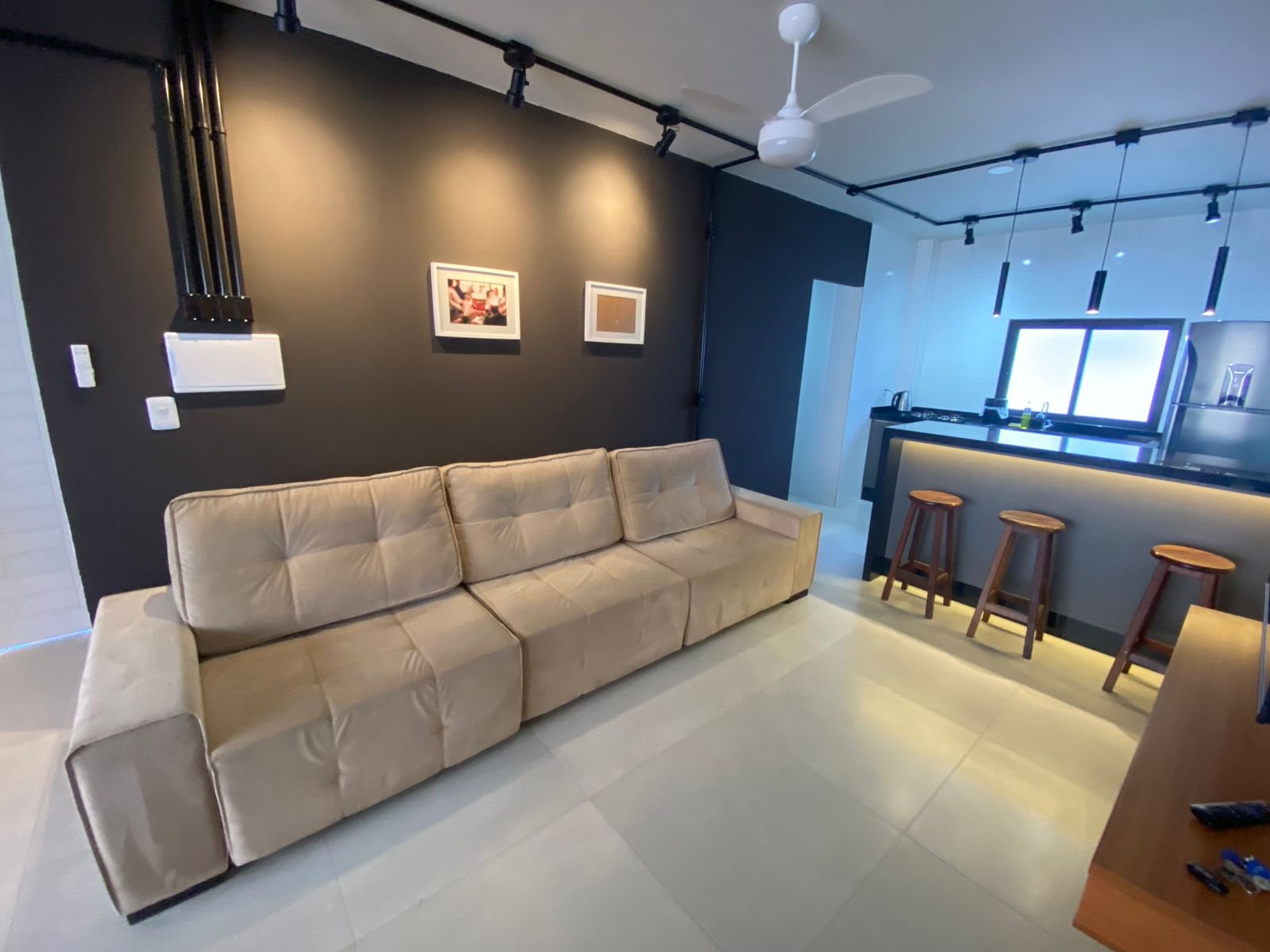 Sala de estar e cozinha